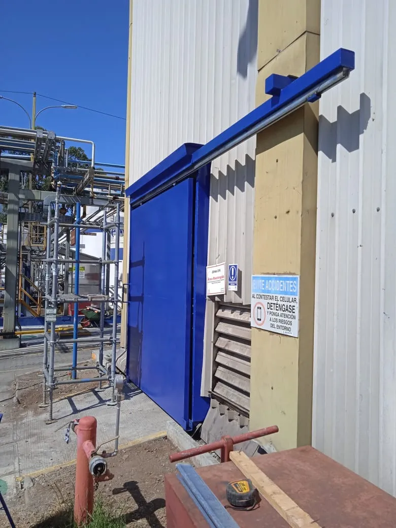 Montaje de puerta industrial